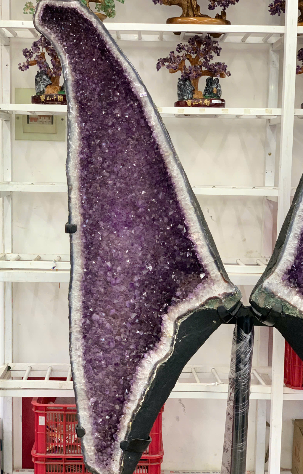 Hốc Thạch Anh Tím Cánh Bướm 2A ( TL: 328.3kg )