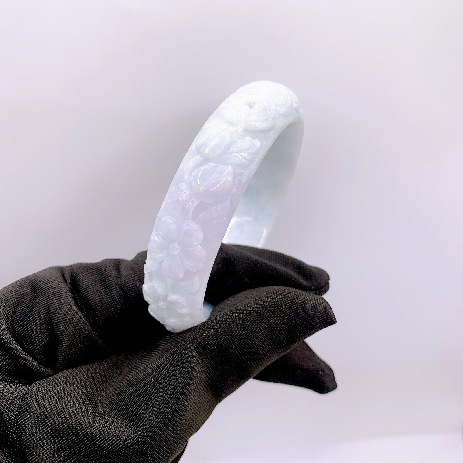 Vòng kiềng Cẩm Thạch Type A chạm khắc cao cấp