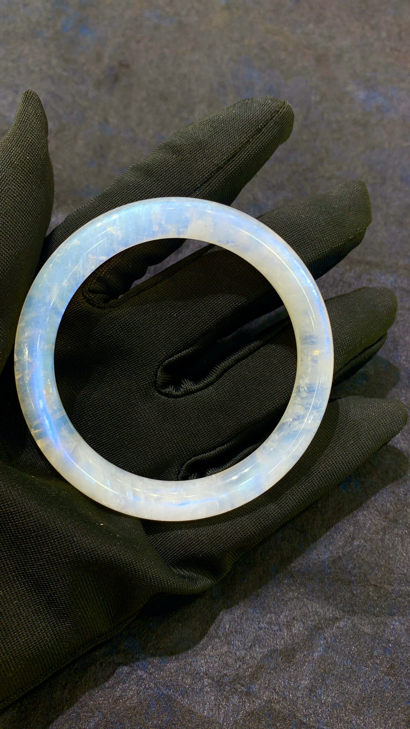 Vòng Kiềng Moonstone Bản tròn 6A Size 52mm 