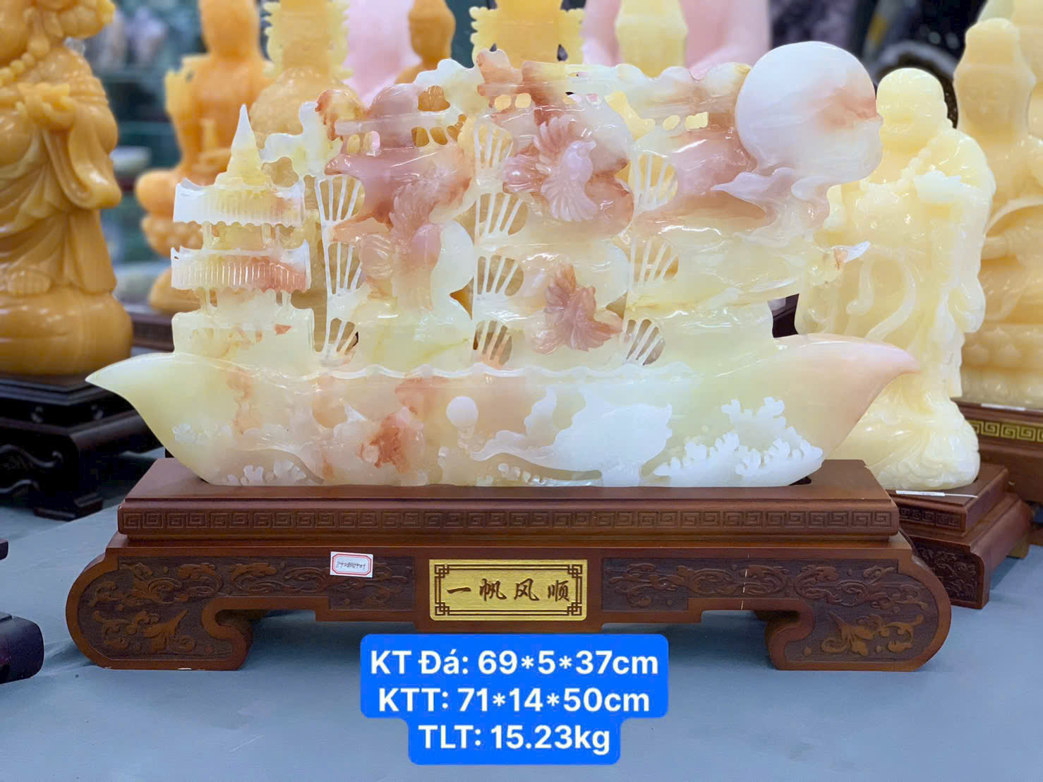 Thuyền buồm Ngọc Onyx ( KT: 69*5*37cm )