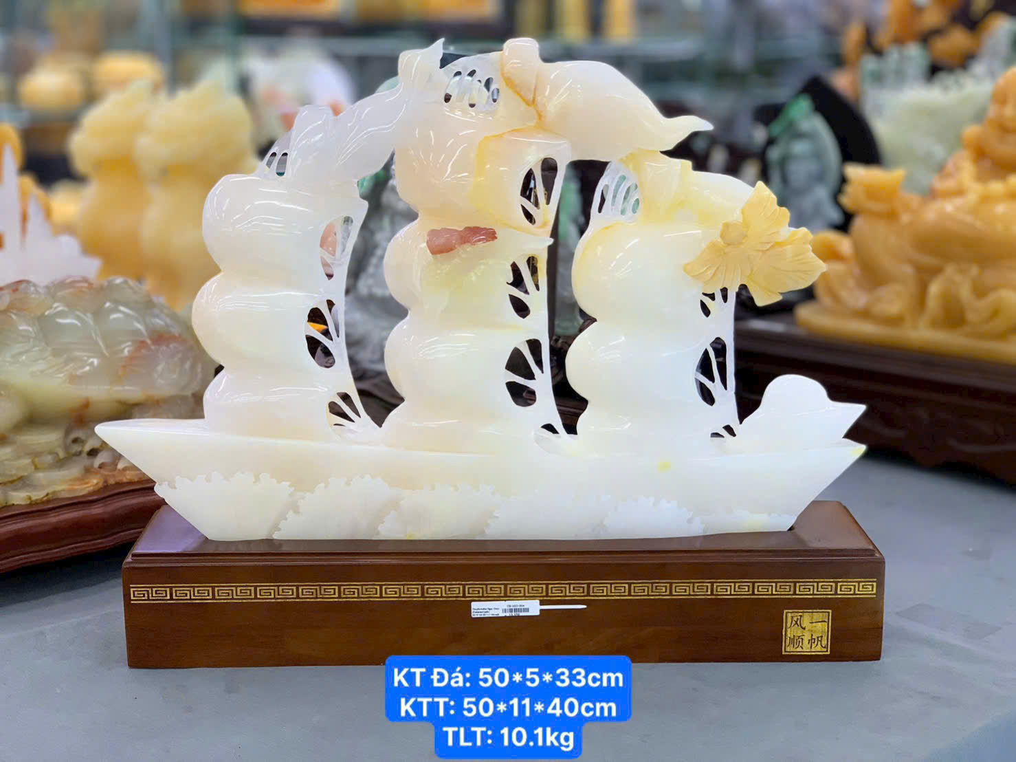 Thuyền buồm Ngọc Onyx ( KT: 50*5*33cm )